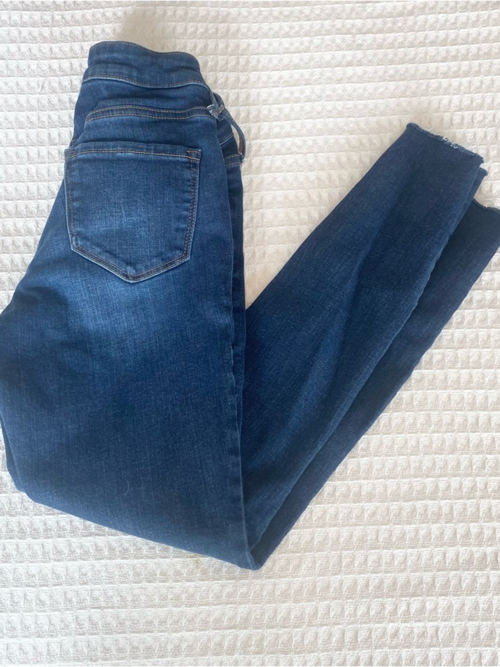 Old Navy Rockstar super skinny Midrise jeans size 2
